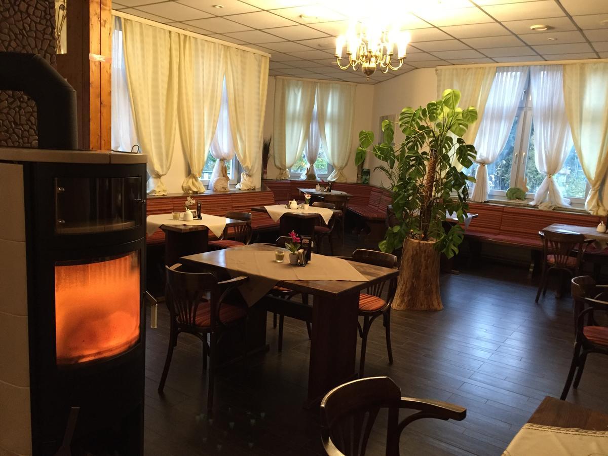 Hotel Restaurant Hohe Tanne Grossbreitenbach Екстериор снимка